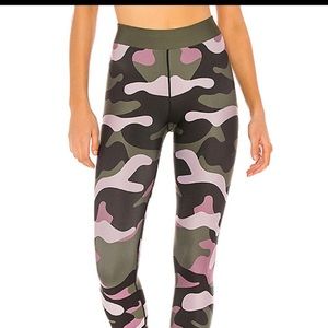 Ultracor pink camo with stars NWOT leggings